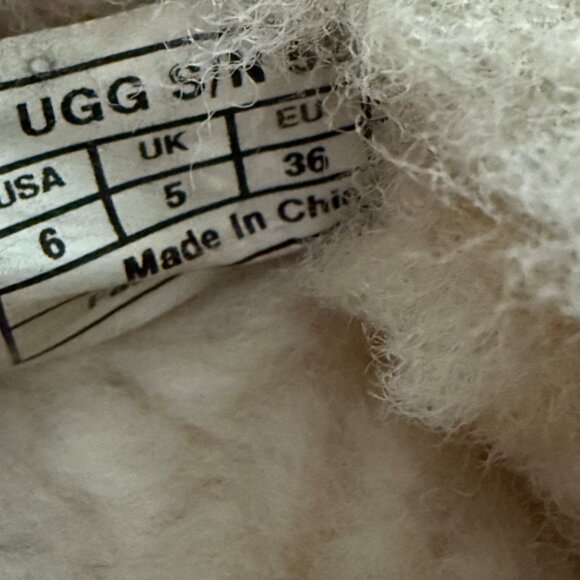 UGG Size 6 Chestnut Brown Suede Dakota Sheepskin Lined Moccasin Slippers Shoes - Picture 9 of 16